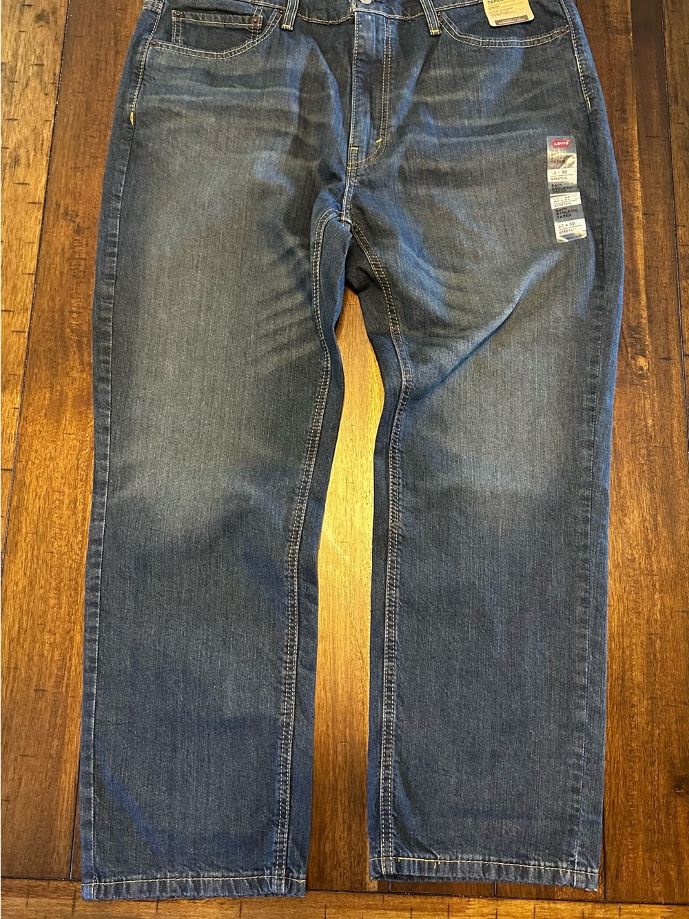 Levi's Relaxed Fit Men's 38x30 Jeans in Faded Blue
